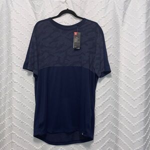 Under Armour heat gear loose fit men’s shirt